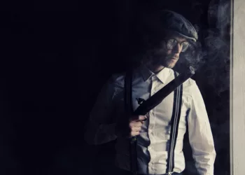 Úriemberek sorozat – A brit gengsztervilág új fejezete a Netflixen!