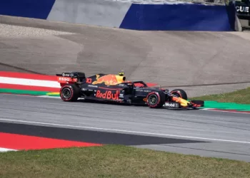 Red Bull Showrun 2025 Budapesten – amikor a belváros versenypályává változik