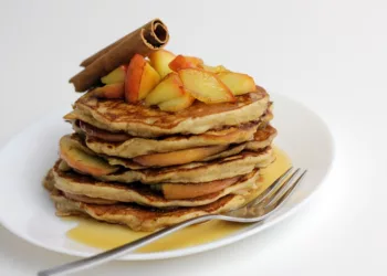 Különleges palacsinták, amiket imádni fogsz – Banán, alma, kókusz és egy csipet varázslat