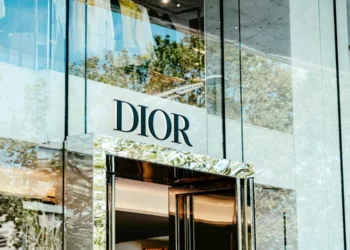 A drága márkák bűvöletében! Sznobizmus, divat vagy jó ízlés?