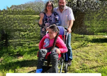 Adománygyűjtés Cinti biztonságos szállításához – egy kislány, akinek minden út számít. Szívszorító történet, amelyhez most te is hozzátehetsz