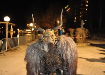 Ausztria téli program különlegessége - Krampusz futamok: a tél legvadabb tánca