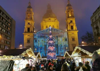 Budapesti karácsonyi vásár – Amikor a város fénybe öltözik, és a fények, ízek, téli élmények megteremtik az igazi adventi varázslatot!