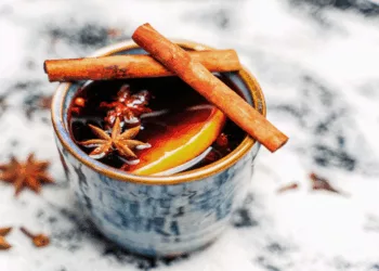 Tudtad, hogy a forralt bor száraz borból az igazi? – Eláruljuk a tökéletes forralt bor titkát!