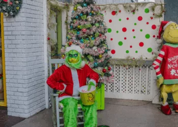 Grinchmas-láz: hogyan hódította meg a világot a karácsony legzsémbesebb hőse – a Grincs, aki ellopta, majd visszaadta a karácsonyt!