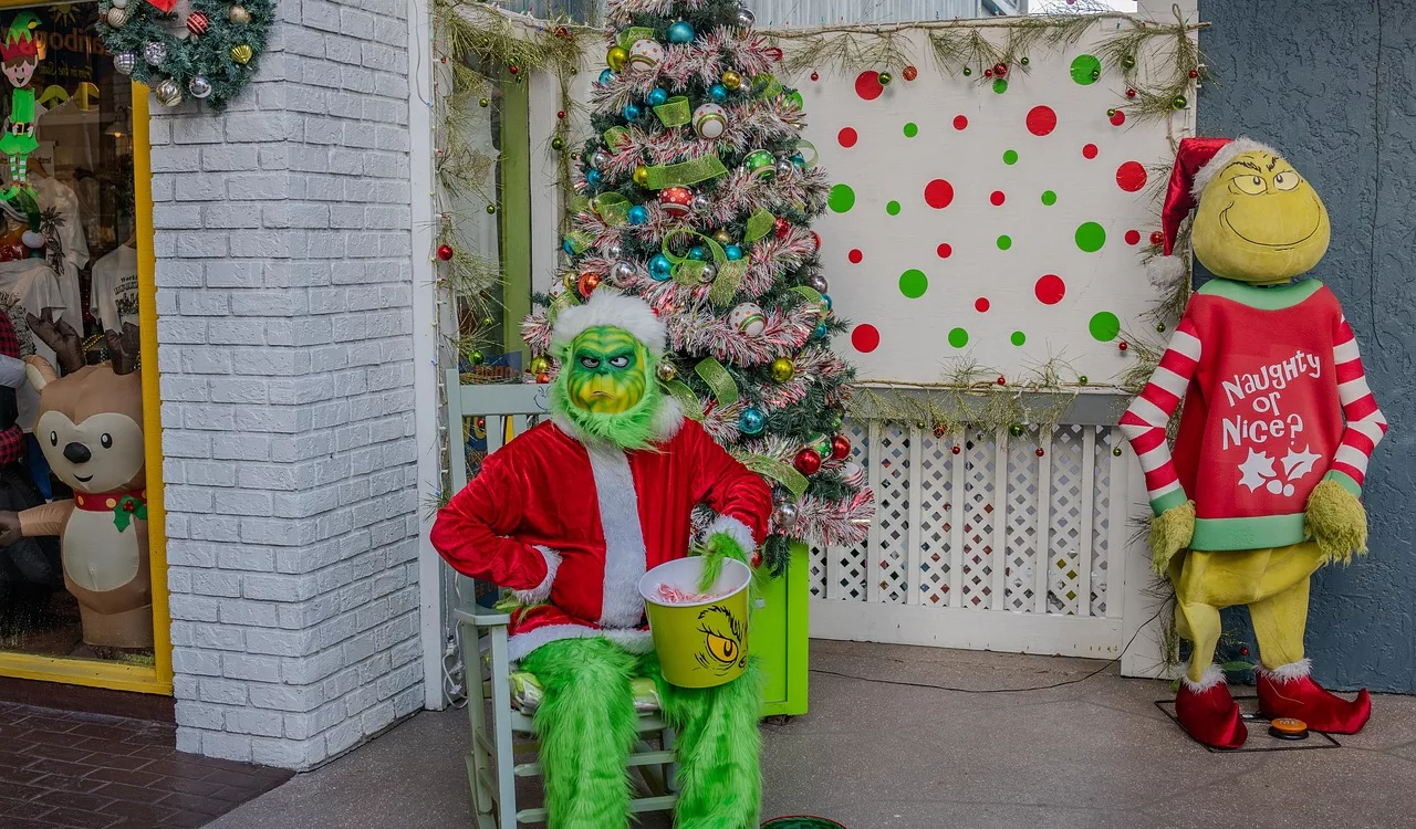 Grinchmas-láz: hogyan hódította meg a világot a karácsony legzsémbesebb hőse – a Grincs, aki ellopta, majd visszaadta a karácsonyt!