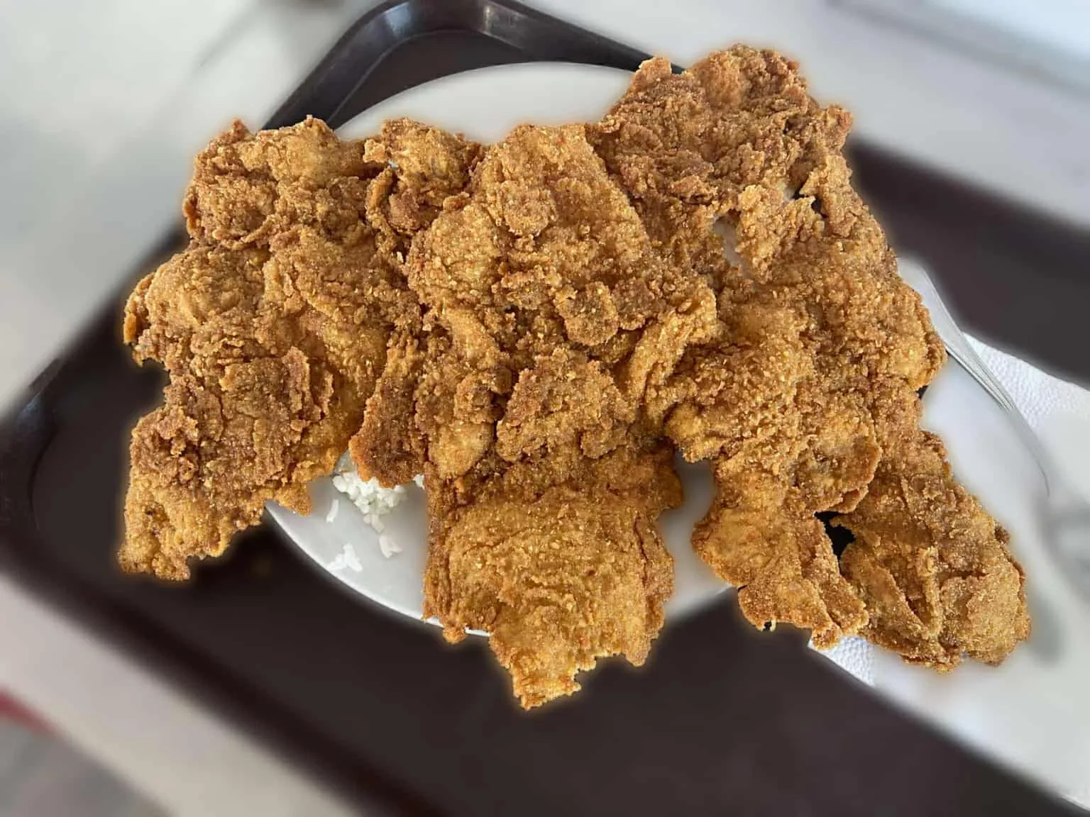 Óriás rántott hús Budapesten – a Pléh Csárda, ahol hagyomány, humor és hatalmas adagok várnak