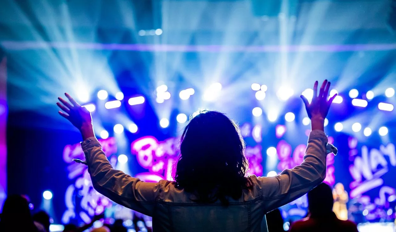 Humoros bulikalauz 40 felett az éjszakában – rövid buli, hosszú másnap