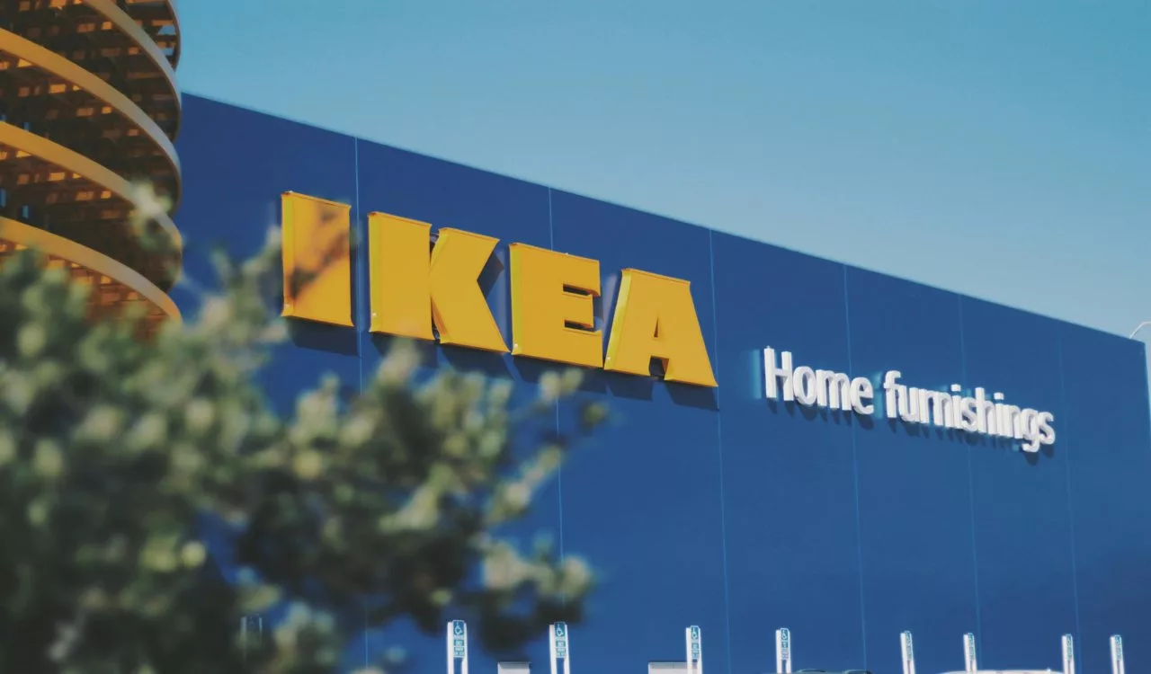 Bajban az IKEA? Meginogni látszik a lapraszerelt birodalom - Stratégiai fordulat a világ legnagyobb bútorláncánál