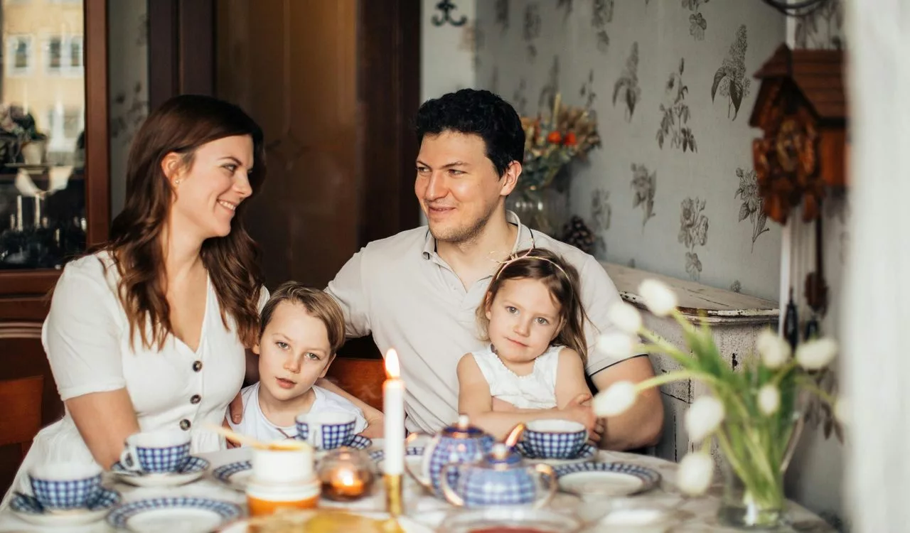Egy asztalnál: a közös étkezés meglepő hatásai a családi életre és az életmódra