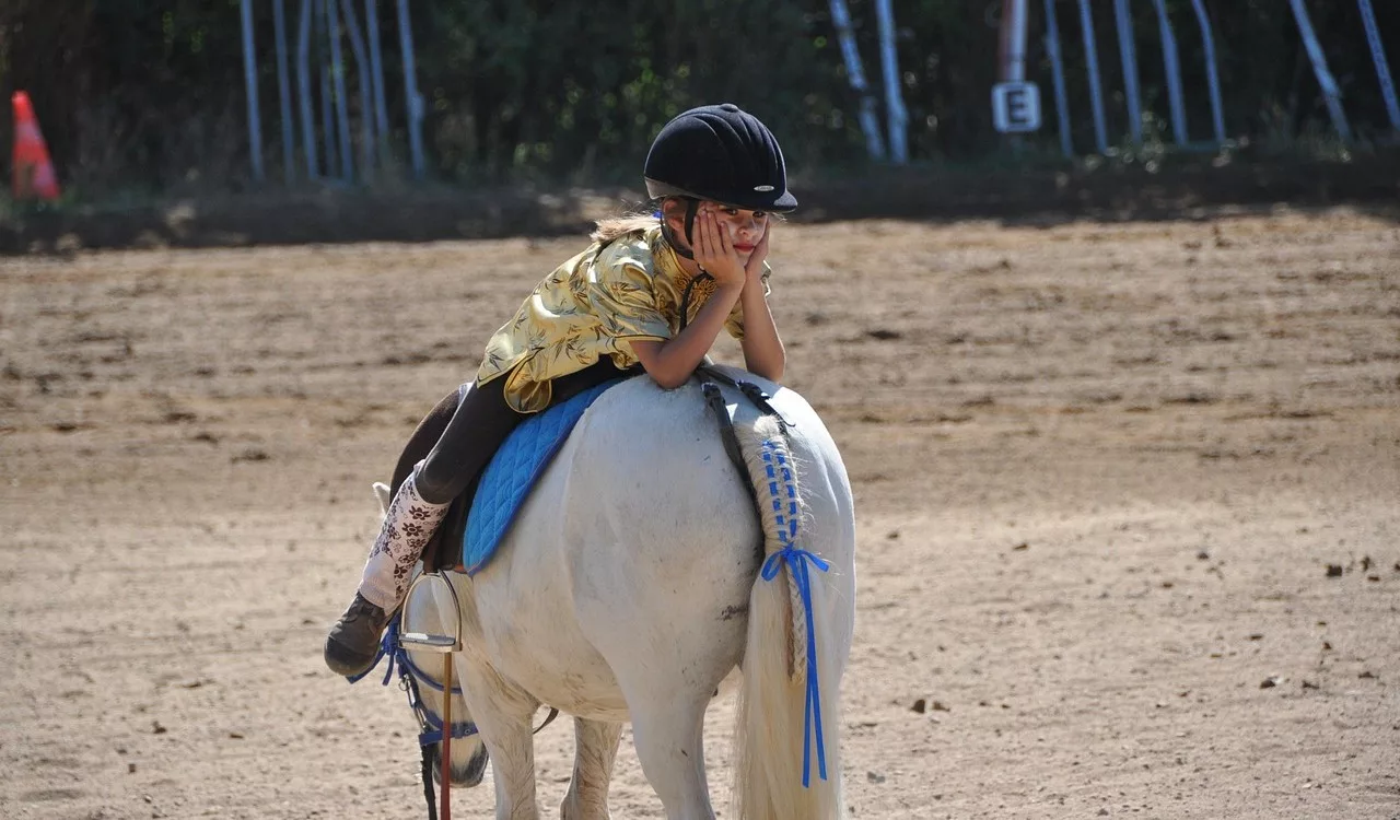 A lovaglás hatása a gyerekek fejlődésére – több mint hobbi, életre szóló tanulás