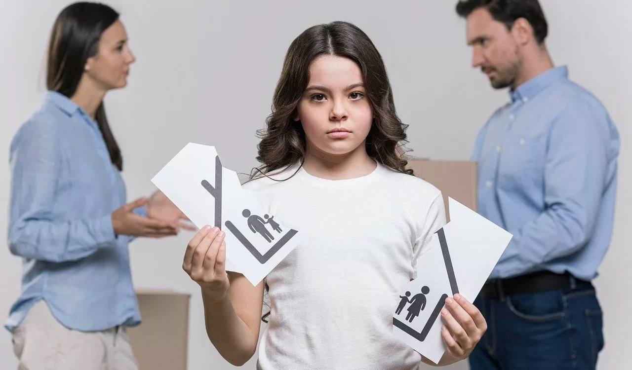 A kettészakadt világ! Válás gyerekszemmel - Amikor a biztonság kártyavárként omlik össze