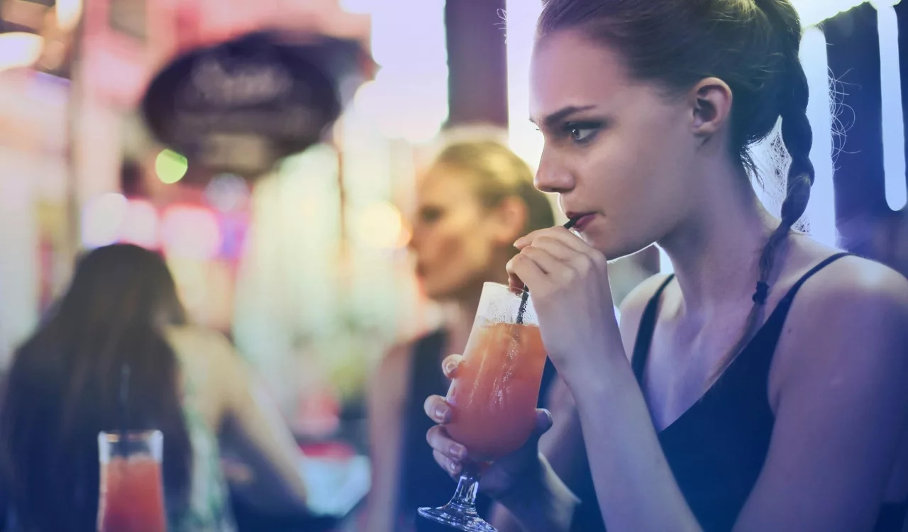 Italba csempészett drogok: Amit minden szülőnek és fiatalnak tudnia kell a biztonságos szórakozásról