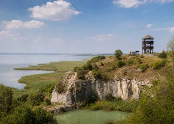 Top 5 látnivaló a Fertő-tájon: tó, kőfejtő, kastélyok és kilátók